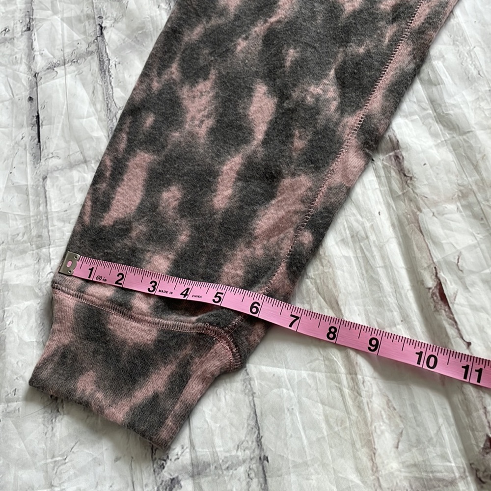 BLANK NYC Animal Leopard Print Fleece Loungewear Pants - Picture 11 of 12